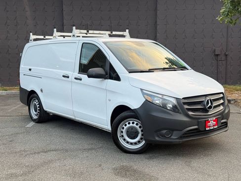 Used 2018 Mercedes-Benz Metris image 3