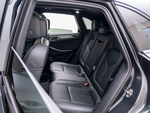 Certified 2023 Porsche Macan S AWD/4WD image 17