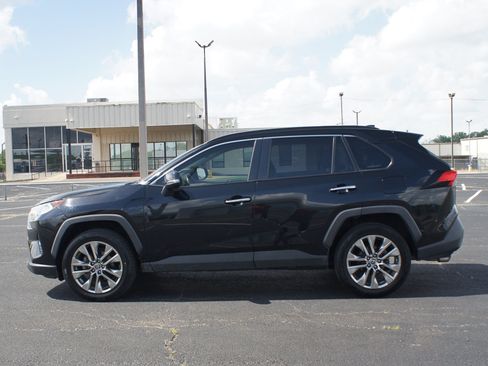 Used 2019 Toyota RAV4 Limited w/ Advanced Technology Package FWD image 14