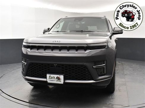 New 2026 Jeep Grand Wagoneer Summit image 2