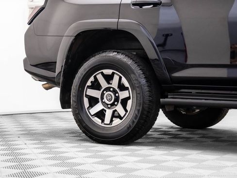 Used 2024 Toyota 4Runner TRD Off-Road Premium image 30