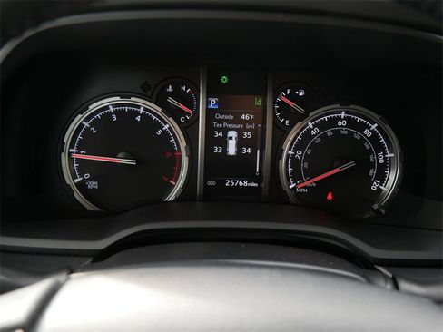 Certified 2024 Toyota 4Runner TRD Off-Road image 25