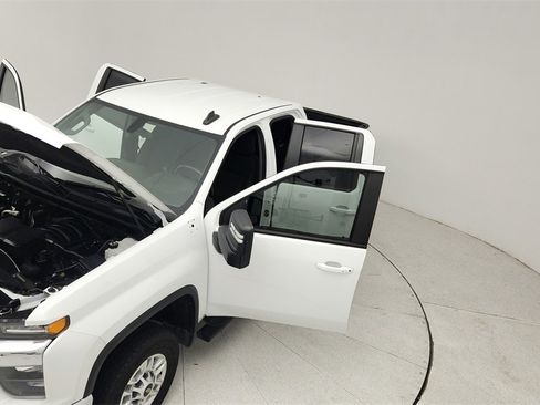 Used 2022 Chevrolet Silverado 2500 LT w/ Convenience Package image 42