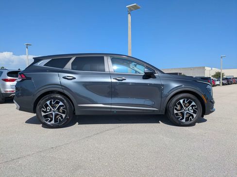 Certified 2024 Kia Sportage EX FWD image 3