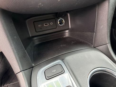 Used 2019 Chevrolet Equinox LT w/ LPO, Chrome Package image 19