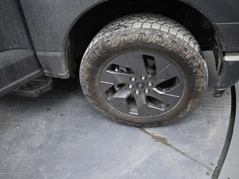 Used 2023 Ford F150 Lightning Lariat image 10