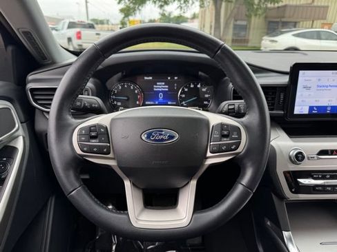 Certified 2023 Ford Explorer XLT w/ Equipment Group 202A AWD/4WD image 32