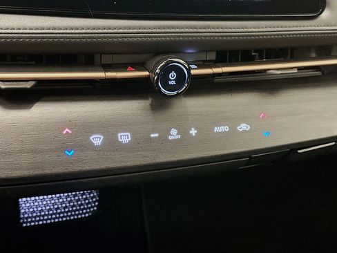 Used 2024 Nissan Ariya AWD image 24