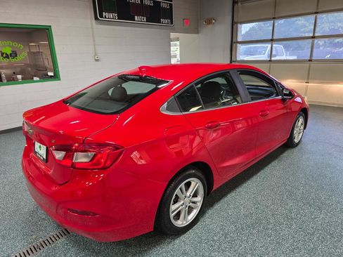Used 2016 Chevrolet Cruze LT FWD image 6