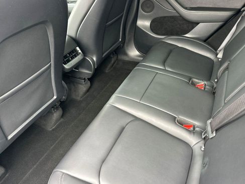 Used 2023 Tesla Model Y Long Range image 11