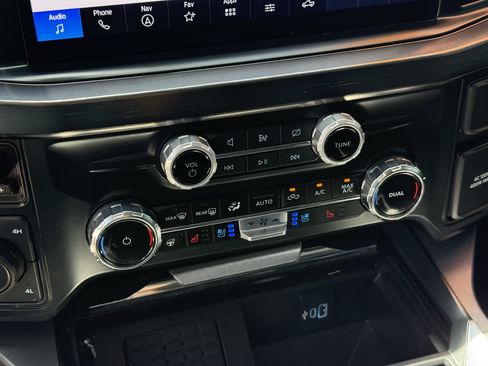 Used 2024 Ford F250 Lariat AWD/4WD image 23