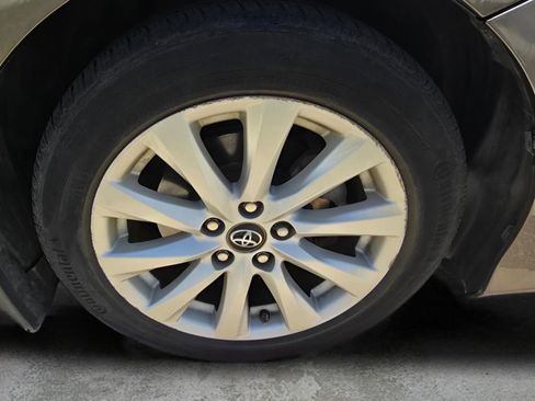 Used 2018 Toyota Camry LE image 29