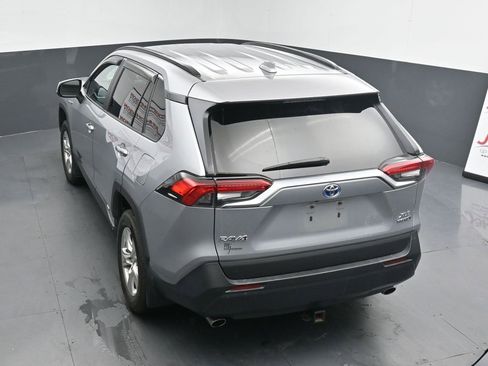 Used 2020 Toyota RAV4 XLE image 18
