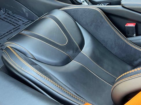 Used 2025 McLaren 750S Spider RWD image 39