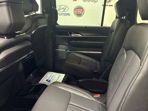 Used 2026 Jeep Grand Wagoneer Summit image 25