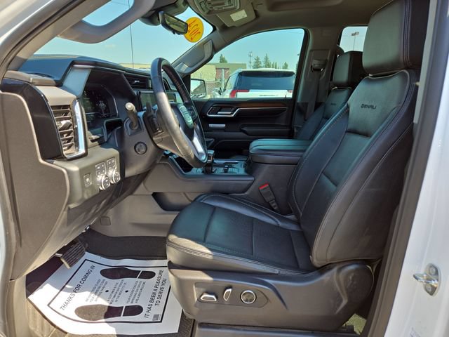 Used 2024 GMC Sierra 1500 Denali w/ Technology Package AWD/4WD image 2