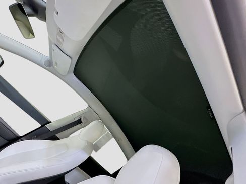 Used 2020 Tesla Model Y Long Range image 27