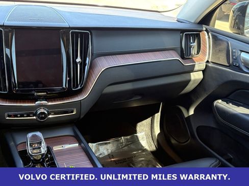 Certified 2024 Volvo XC60 B5 Ultimate image 17