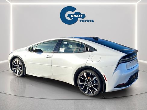 New 2026 Toyota Prius Plug-In Hybrid FWD image 12