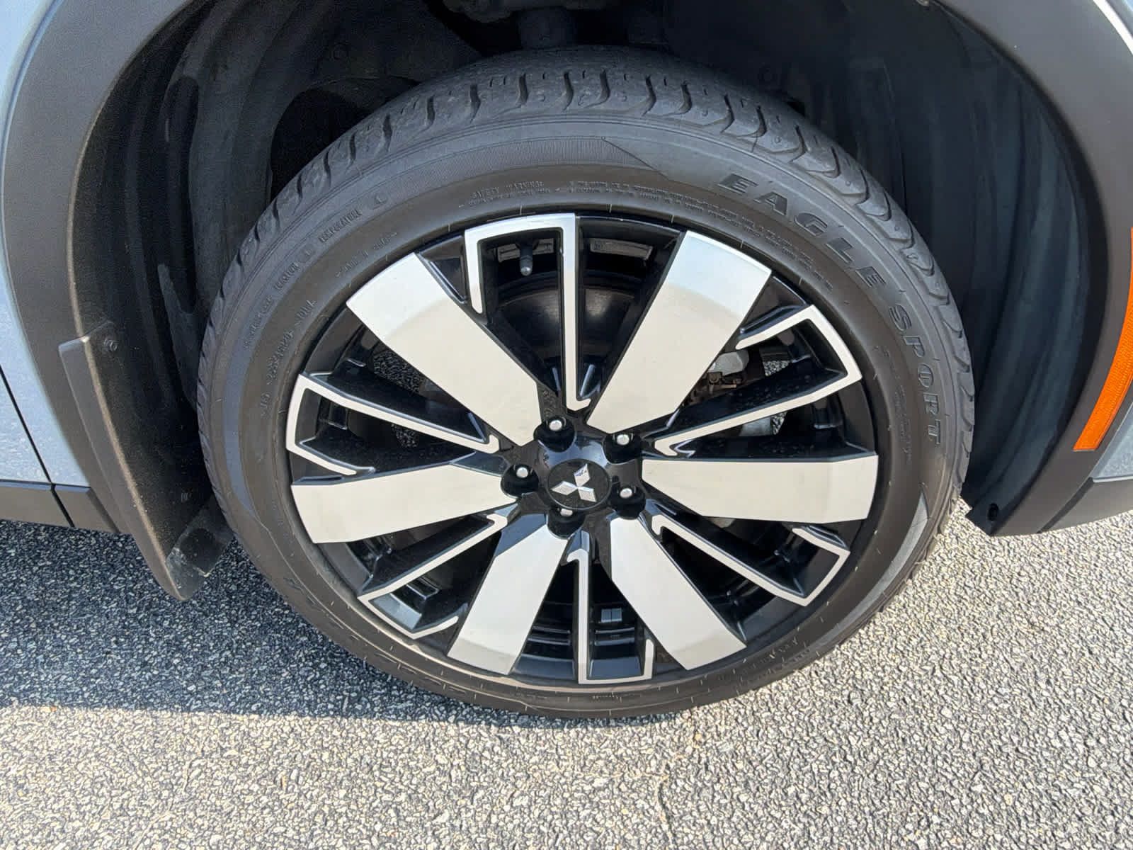 Used 2025 Mitsubishi Outlander SE FWD image 31