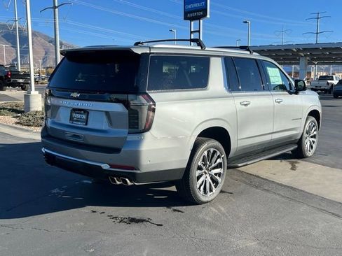 New 2026 Chevrolet Suburban High Country w/ Sun And Tow Package image 30
