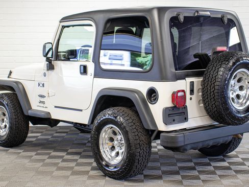 Used 2004 Jeep Wrangler X w/ Convenience Group AWD/4WD image 5