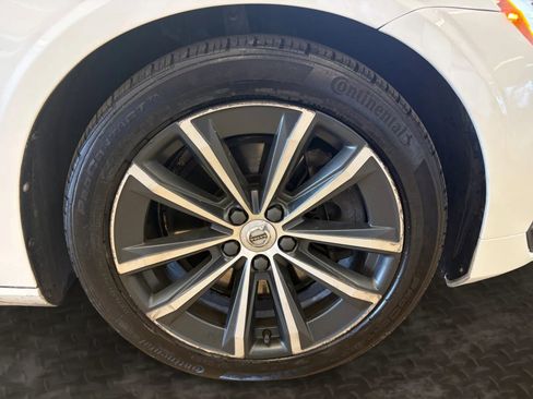 Used 2021 Volvo S60 T6 Momentum image 41