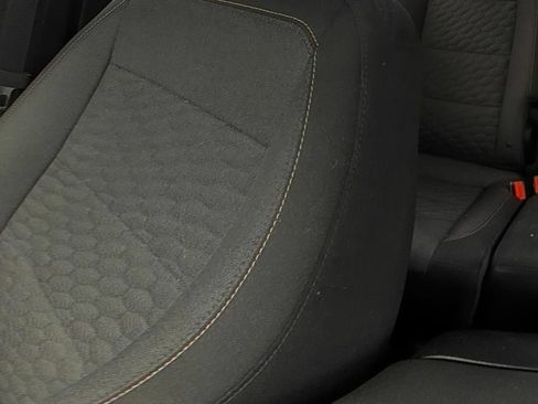 Used 2019 Chevrolet Equinox LT FWD image 12