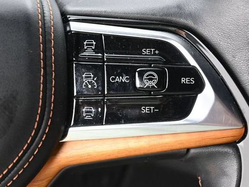 Used 2021 Jeep Grand Cherokee L Summit AWD/4WD image 19