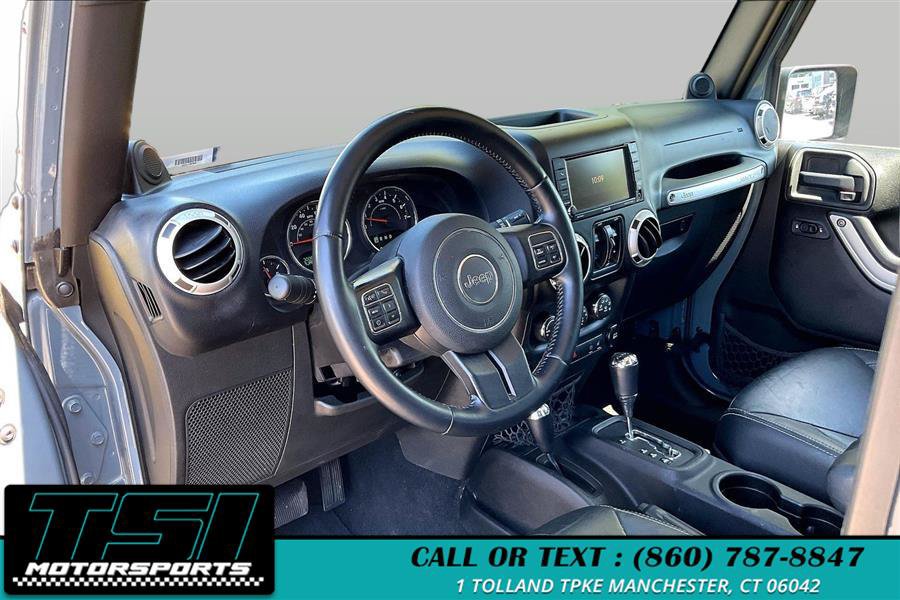 Used 2014 Jeep Wrangler Unlimited Sahara w/ Dual Top Group AWD/4WD image 12