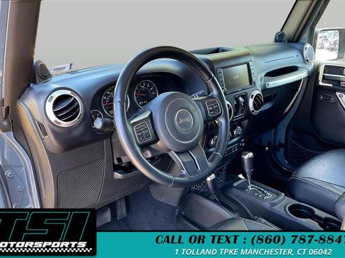 Used 2014 Jeep Wrangler Unlimited Sahara w/ Dual Top Group AWD/4WD image 12