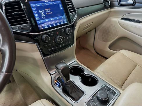 Used 2020 Jeep Grand Cherokee Overland image 26