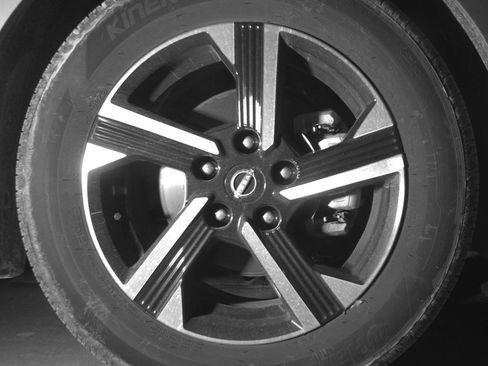 Used 2025 Nissan Sentra SV FWD image 13