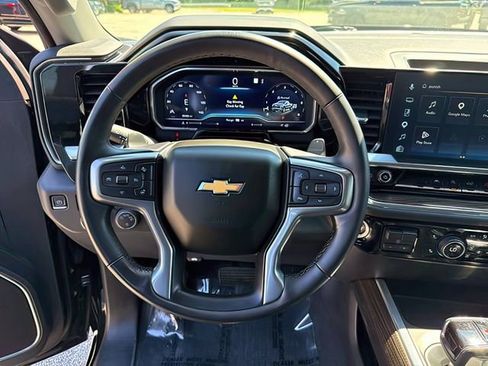 Used 2023 Chevrolet Silverado 1500 LT w/ Z71 Off-Road Package AWD/4WD image 23