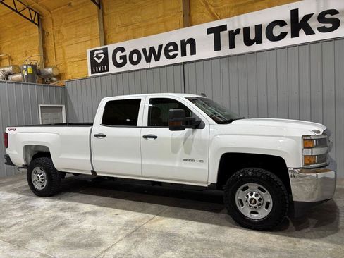 Used 2019 Chevrolet Silverado 2500 W/T AWD/4WD image 3