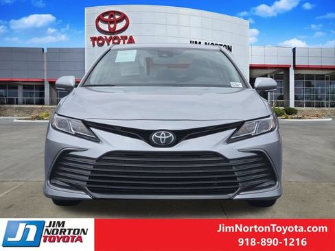 Used 2024 Toyota Camry LE w/ Convenience Package FWD image 2