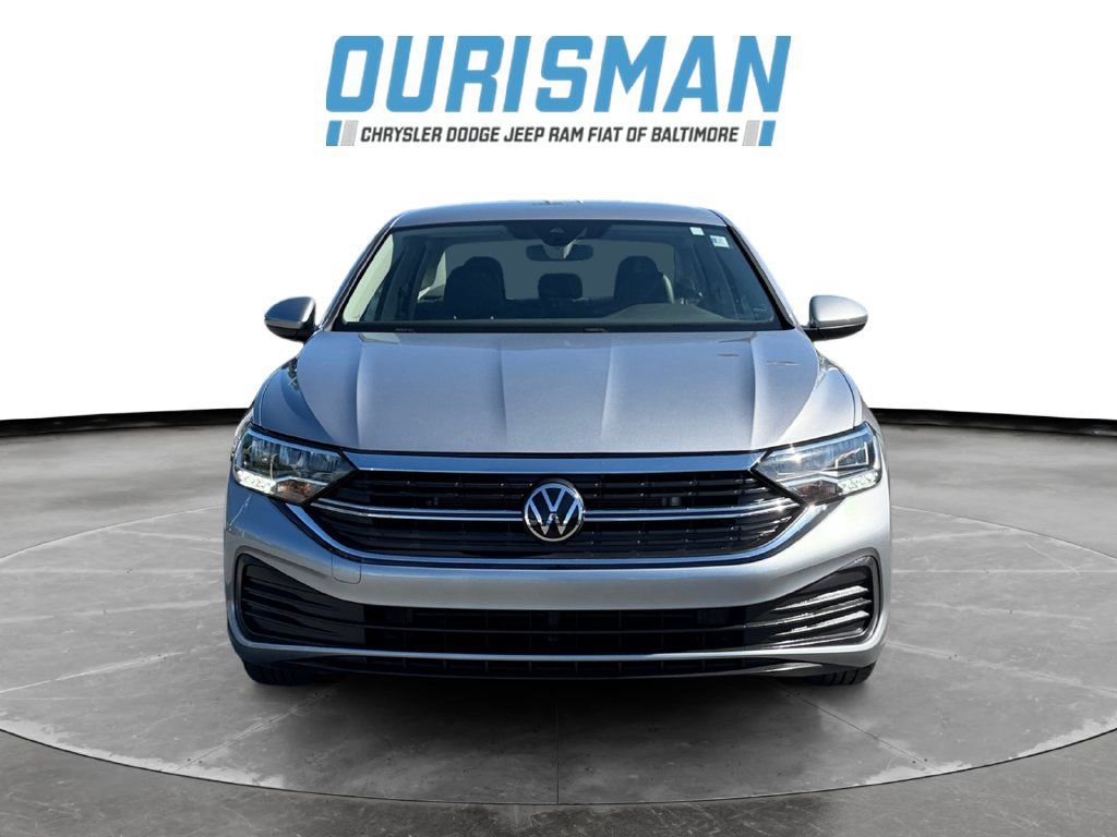 Used 2024 Volkswagen Jetta SE FWD image 8
