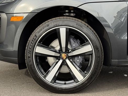 New 2026 Porsche Macan image 11