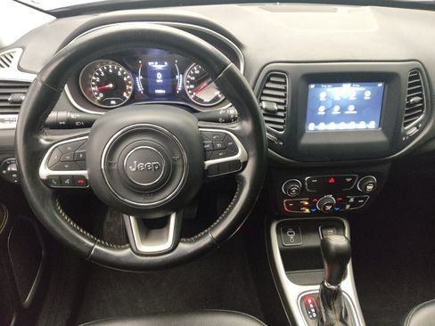 Used 2020 Jeep Compass Latitude FWD image 22