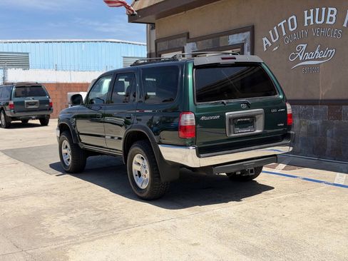 Used 2000 Toyota 4Runner SR5 AWD/4WD image 9