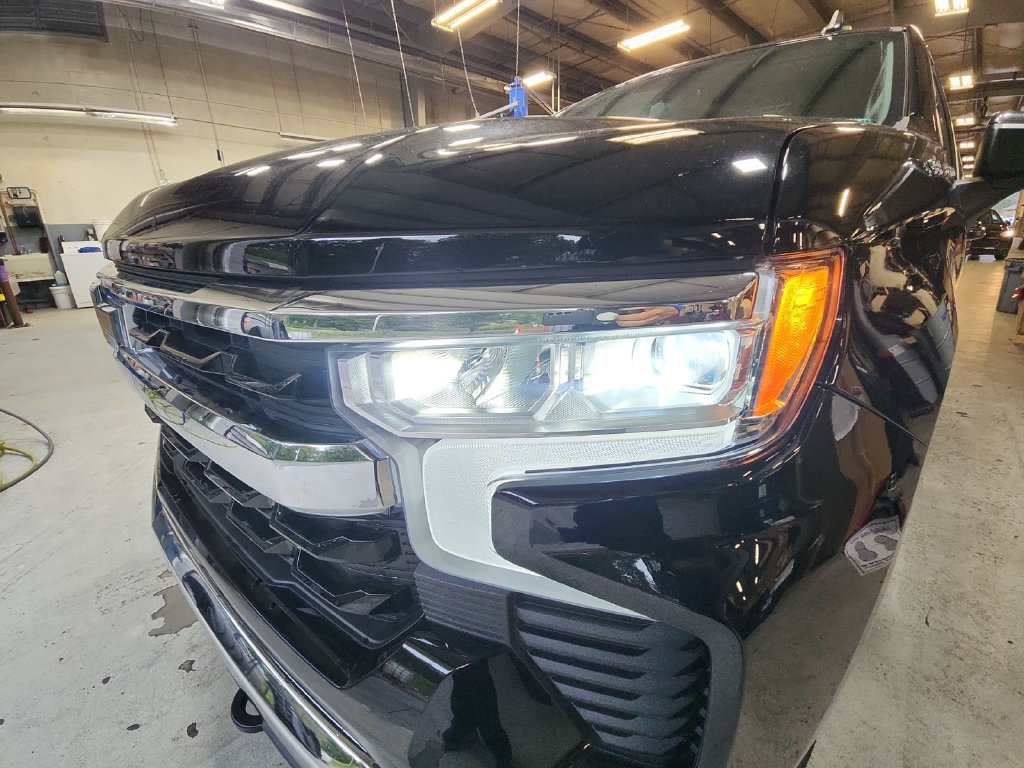 Used 2024 Chevrolet Silverado 1500 LT AWD/4WD image 31