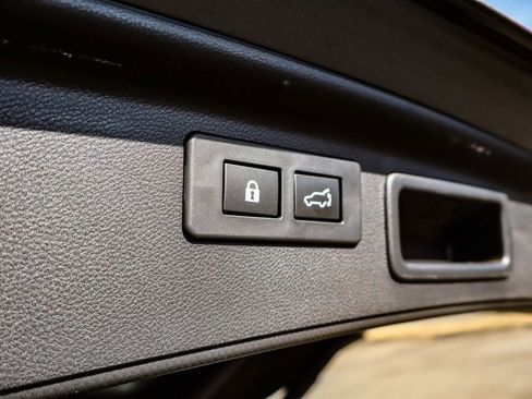 Used 2023 Subaru Forester Premium image 38