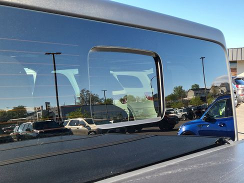 Used 2021 Jeep Gladiator Sport image 29