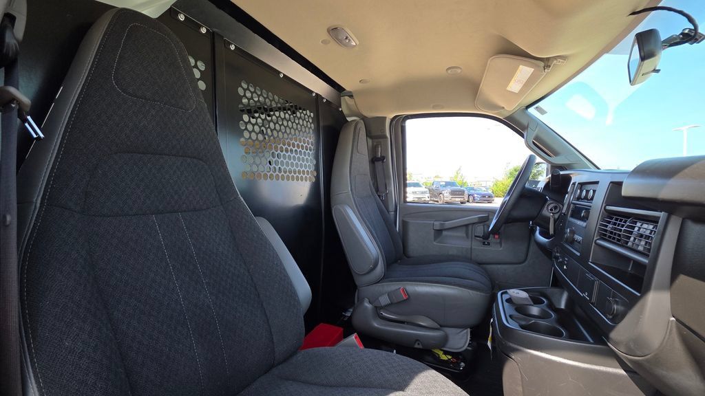 Used 2024 Chevrolet Express 2500 w/ Driver Convenience Package RWD image 11