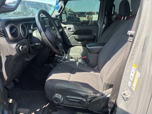 Used 2018 Jeep Wrangler Unlimited Sport S AWD/4WD image 6