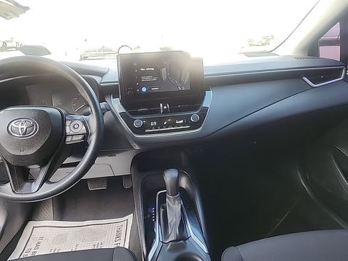 Used 2023 Toyota Corolla LE image 11