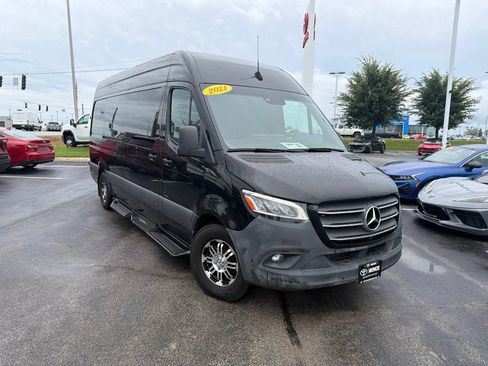Used 2021 Mercedes-Benz Sprinter 2500 image 1