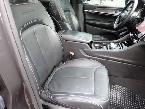 Certified 2022 Jeep Grand Cherokee L Overland image 12