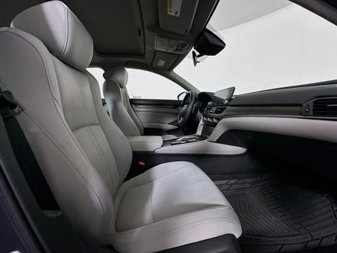 Used 2018 Honda Accord EX image 31