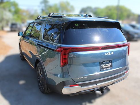 New 2027 Kia Carnival SX w/ Dark Edition Package FWD image 15